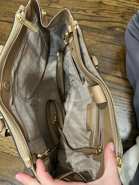 Michael Kors Beige Leather Satchel with Gold Hardware - Picture 2 of 7